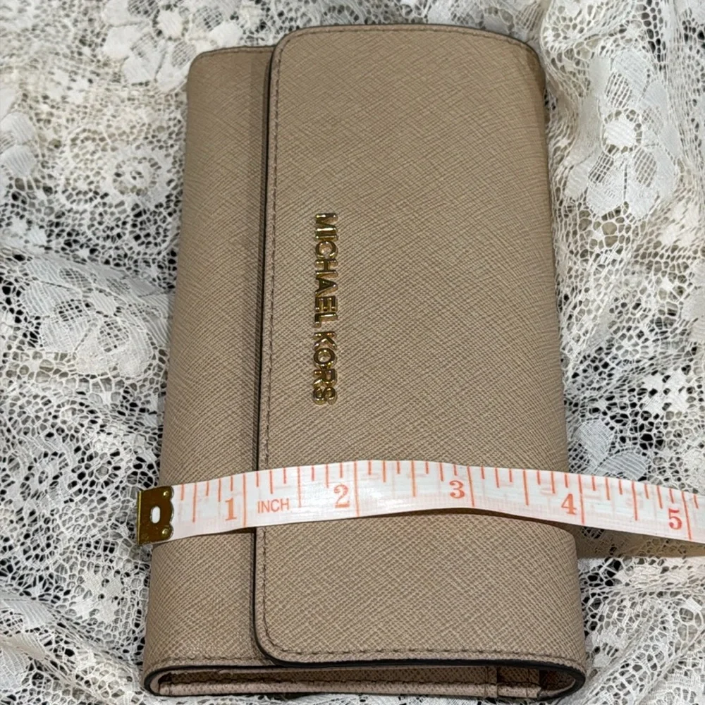 Michael Kors Jet Set Saffiano leather Trifold Beige Wallet with Gold Accents - Picture 12 of 13